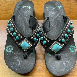 Montana West Flip Flops Sz 8 *